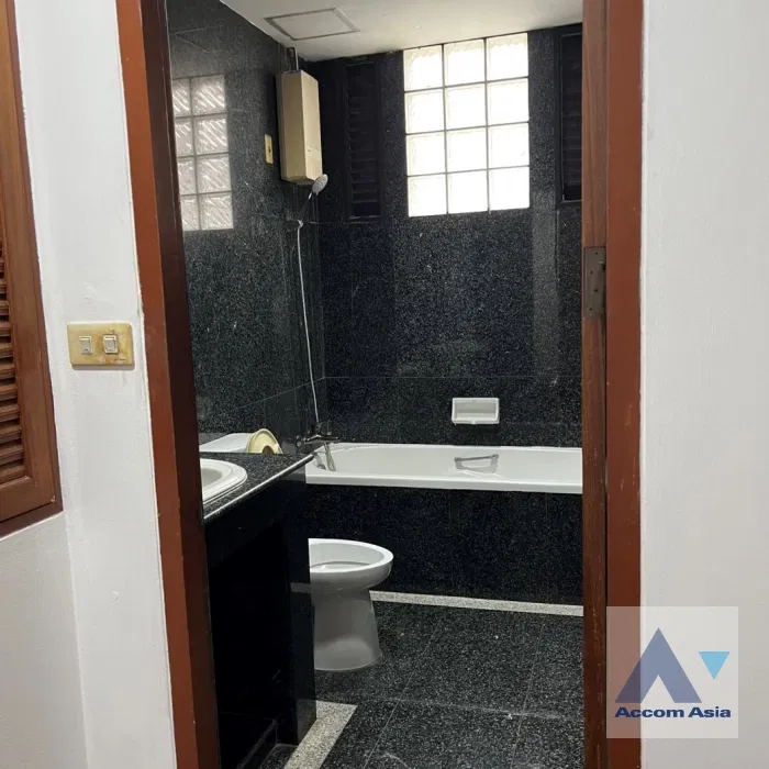picture 🔼🔽 AccomA 📩 Home Office 4 BR Townhouse in  Lumphini (AA45112) - 11/13