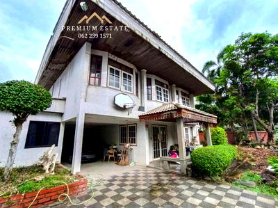 บ้านเดี่ยว เจ อเวนิว ทองหล่อ : 📍ขายบ้านเก่าบนที่ดินทำเลทองเอกมัย เนื้อที่ 102 ตรว. แปลงสวยมาก