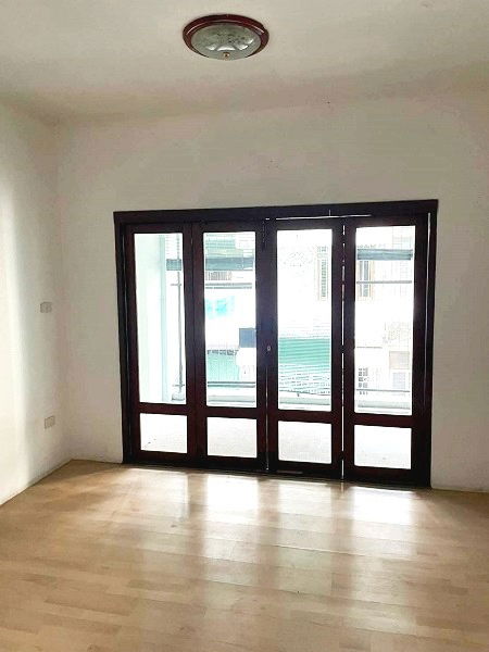 picture For sale: 4-story commercial building with two units near Phra Meru Road. 24 sq wah. Suitable for a hostel. Features 10 bedrooms,7 bathrooms, - 12/15