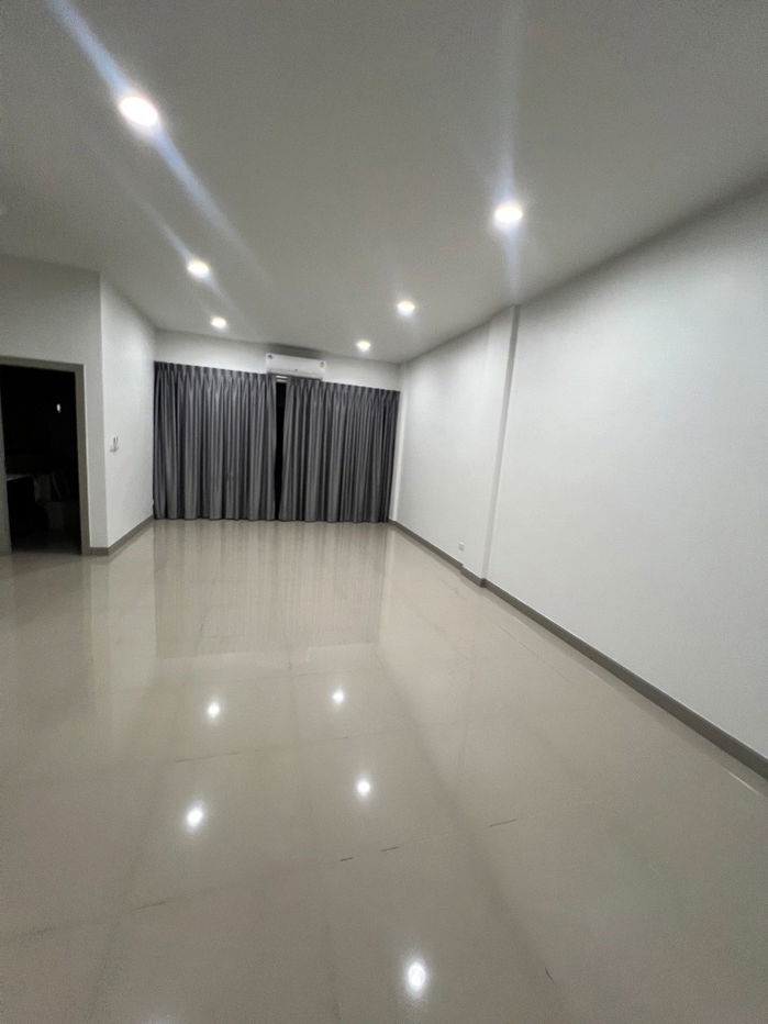 รูป ปล่อยเช่าลาดพร้าว​ พักอาศัยทำธุรกิจ​ ติดถนนใหญ่​ ติดทางด่วน - รูปที่ 12/17