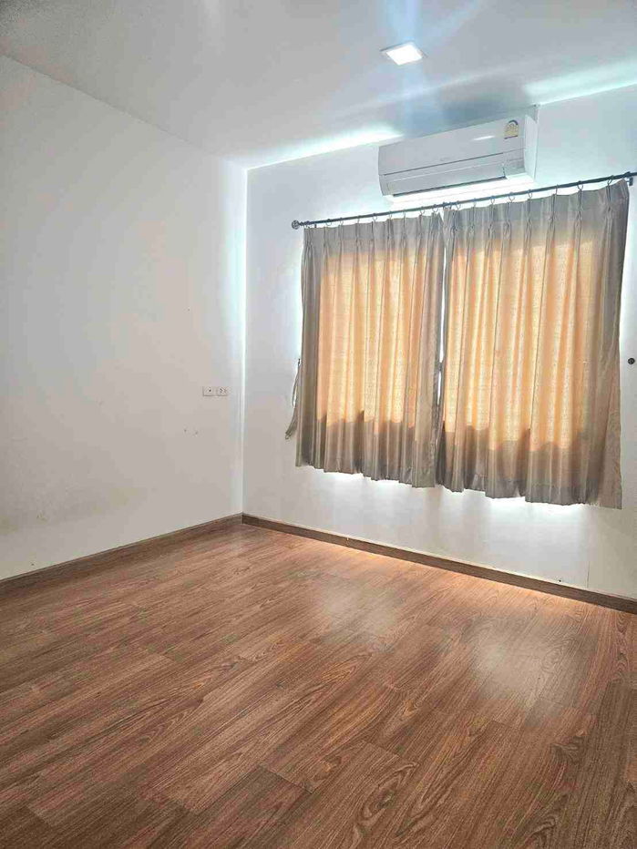 picture B1034 3-storey detached house for rent, Golden Prestige Village, Watcharapol, Sukhaphiban 5 Road - 9/13