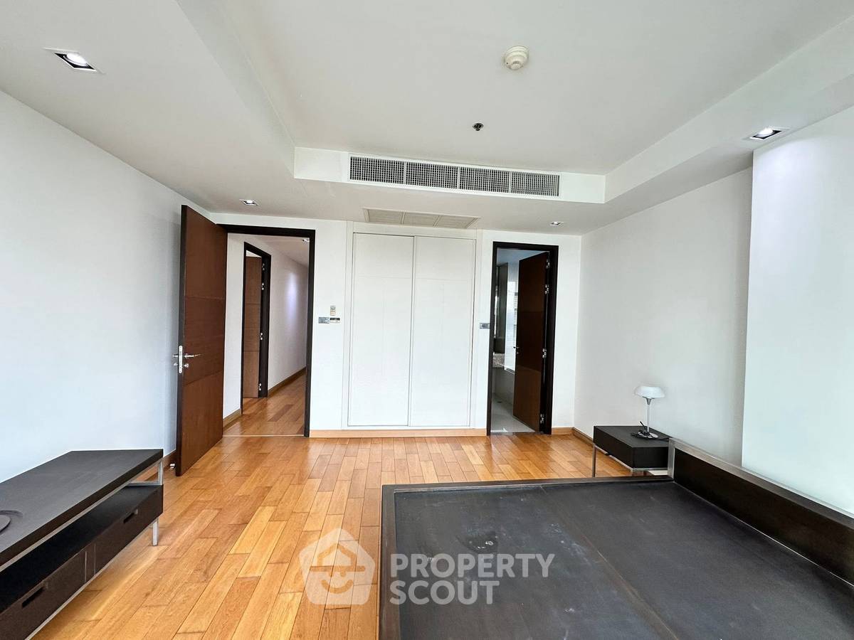 picture 4-BR Condo at Belgravia Residences Condominium near BTS Thong Lor (ID 2455113) - 14/17