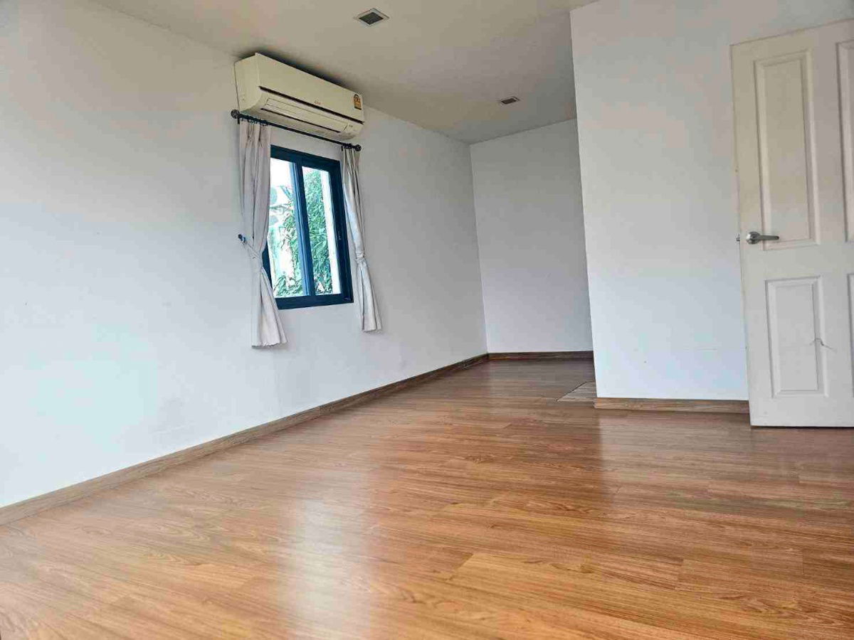 picture B1034 3-storey detached house for rent, Golden Prestige Village, Watcharapol, Sukhaphiban 5 Road - 5/13