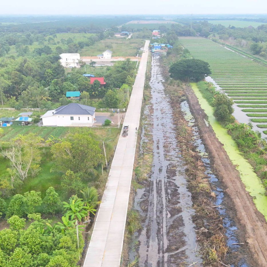 picture Prime location in  Excellent community environment,perfect for building a house.8-meter concrete road on every plot.3phase 100sq.wah390,000baht - 9/22