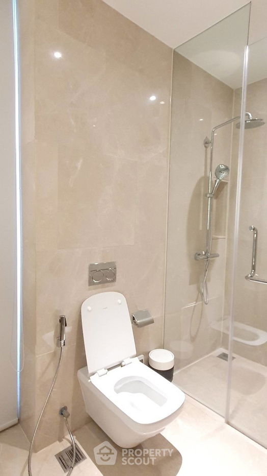 รูป คอนโด 2-ห้องนอน ที่ แมกโนเลียส์ วอเตอร์ฟรอนท์ เรสซิเดนซ์ ใกล้ BTS สะพานตากสิน (ID 2435864) - รูปที่ 5/7