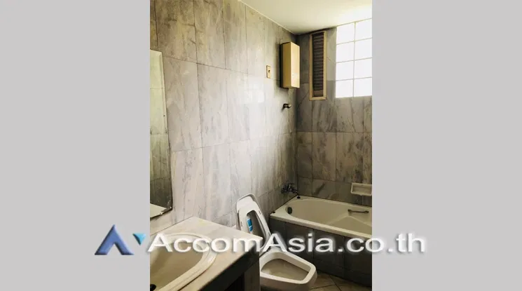 รูป 🔼🔽 AccomA 📩 Home Office 4 BR Townhouse in  Lumphini (AA20808) - รูปที่ 13/20