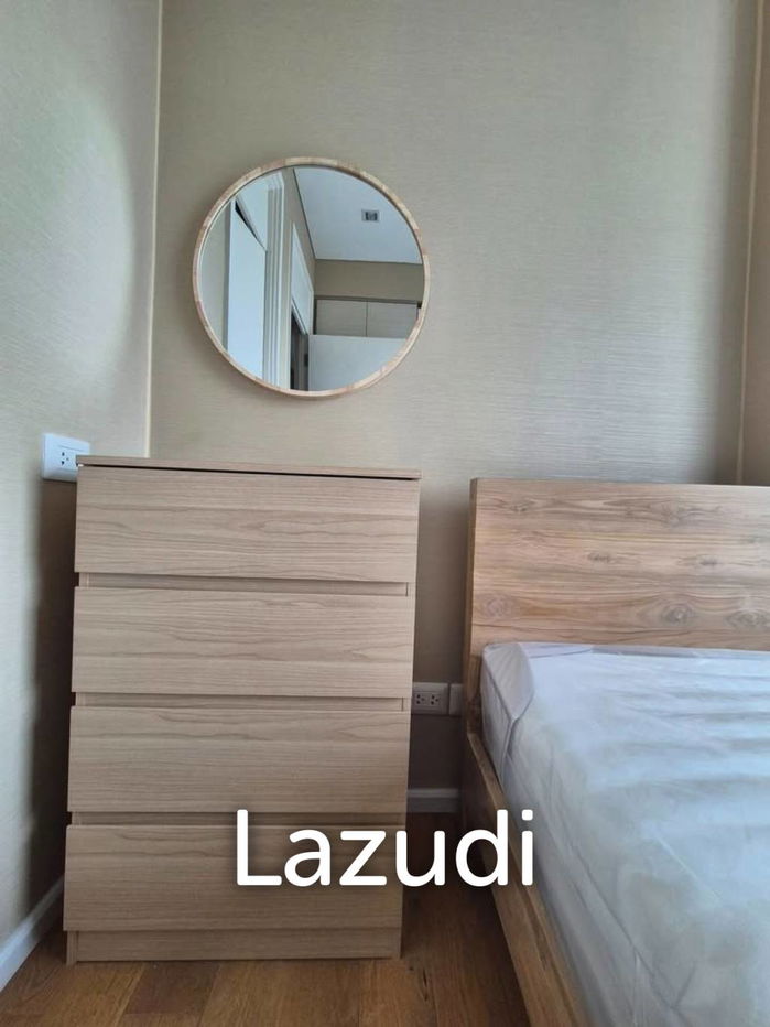 picture Chic 1-Bed Condo in The Saint Residences, Chatuchak - 7/11