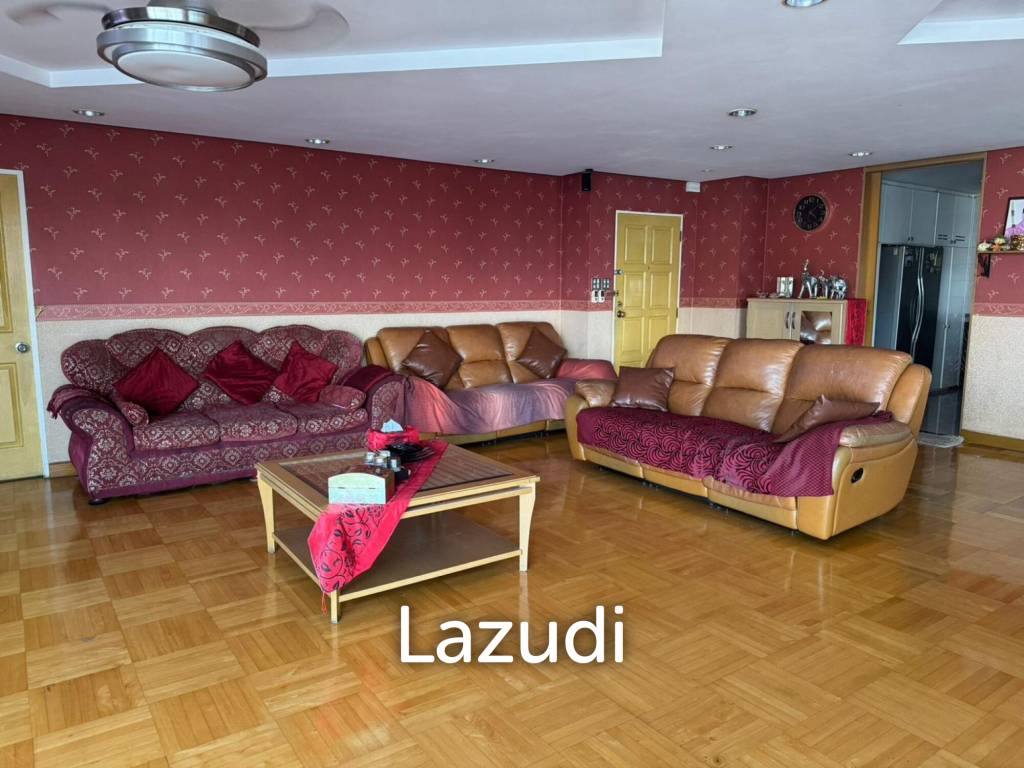 รูป Spacious 4-Bed Condo in Bangkok Garden, Yannawa - รูปที่ 2/9