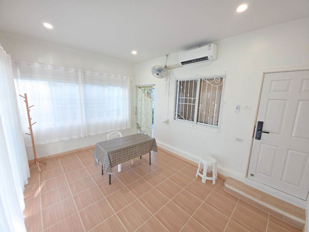 รูป บ้านเดี่ยว 3 นอน 3 น้ำ ต่อเติมพร้อมเฟอร์นิเจอร์ครบ พร้อมเข้าอยู่ ทำเลดี ใกล้ห้างและรร.นานาชาติมากมาย - รูปที่ 6/20