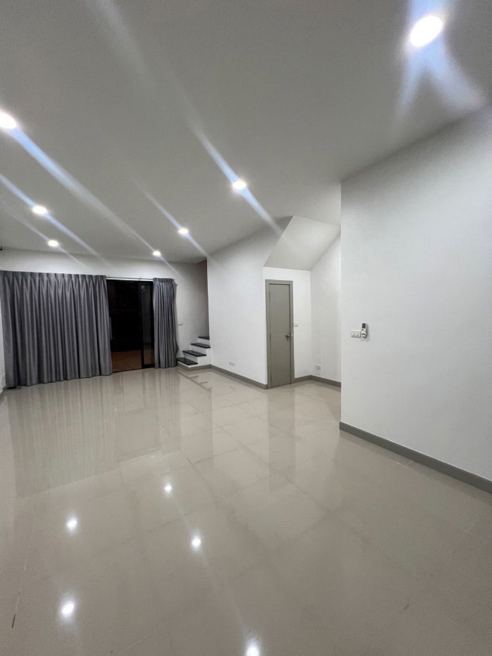 รูป ปล่อยเช่าลาดพร้าว​ พักอาศัยทำธุรกิจ​ ติดถนนใหญ่​ ติดทางด่วน - รูปที่ 10/17