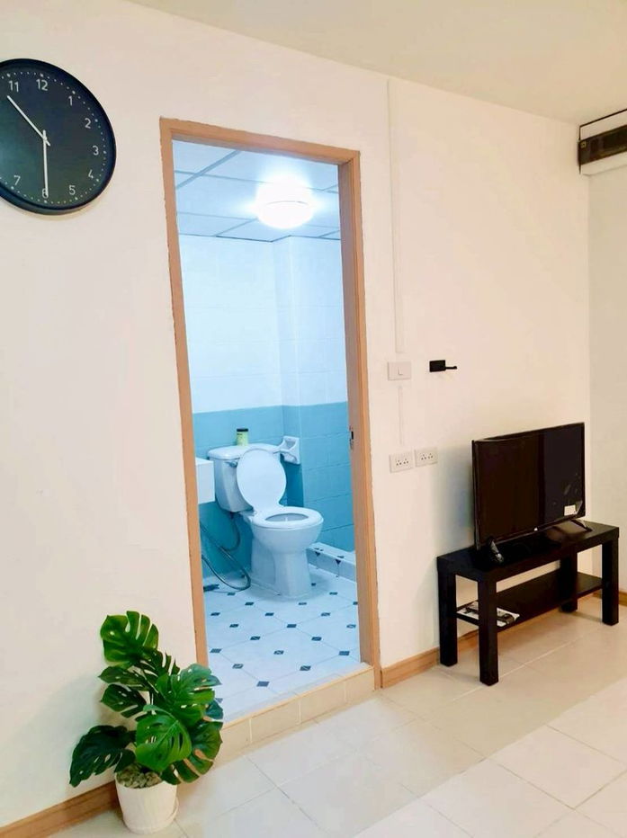 picture Condo for rent, Lum Phini Center, Lad Phrao 111 (Hong Studio), 3th floor, Building B, located on Soi Lad Phrao 111, near the hospital in Ved Thani - 2/8
