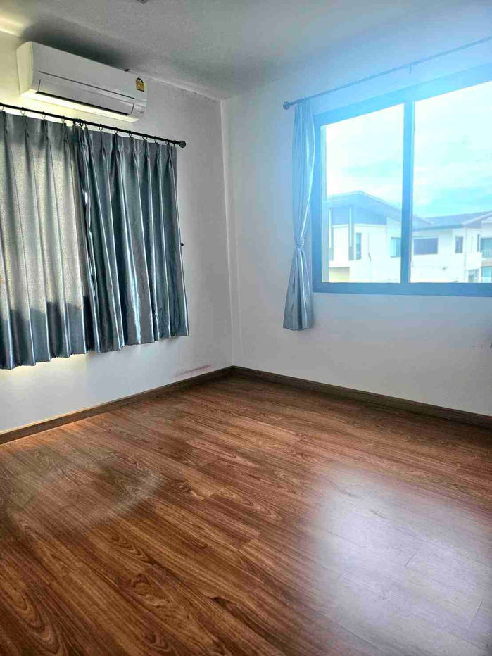 picture B1034 3-storey detached house for rent, Golden Prestige Village, Watcharapol, Sukhaphiban 5 Road - 12/13