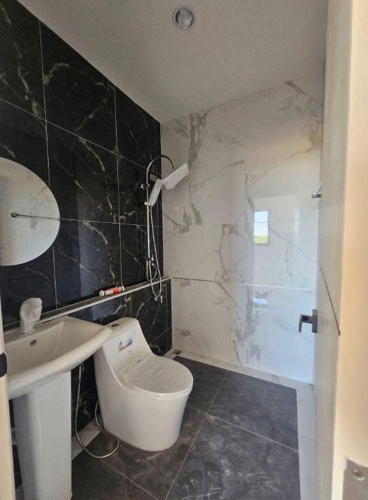 รูป ทาวเฮ้าส์สร้างใหม่ใกล้อ่างมาบประชัน 2ห้องนอน 2ห้องน้ำ - รูปที่ 4/15