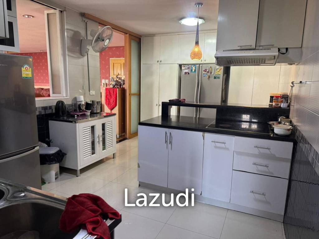 รูป Spacious 4-Bed Condo in Bangkok Garden, Yannawa - รูปที่ 7/9