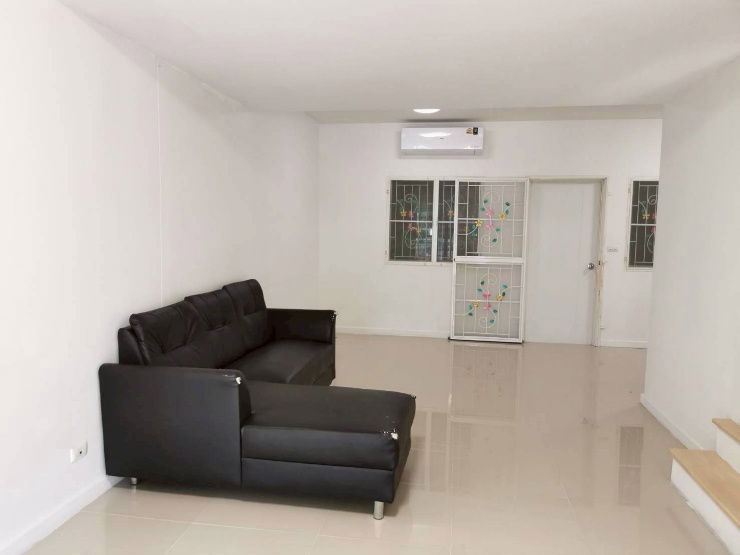 picture House for rent in Pruksa Ville 60, Luang Paeng - Lat Krabang Road
🛩, good location, close to Suvarnabhumi Airport, easy to travel, connected  - 5/10
