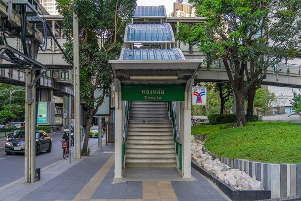 รูป ขาย ไอคอน 3 ใจกลางทองหล่อ ตกแต่งพร้อมอยู่ 89 ตร.ม ชั้น 31 วิวเทพ 10.9 ลบ.(ต่อรองได้พร้อมจบ) บี 064-146-6445 (R571114) - รูปที่ 22/28