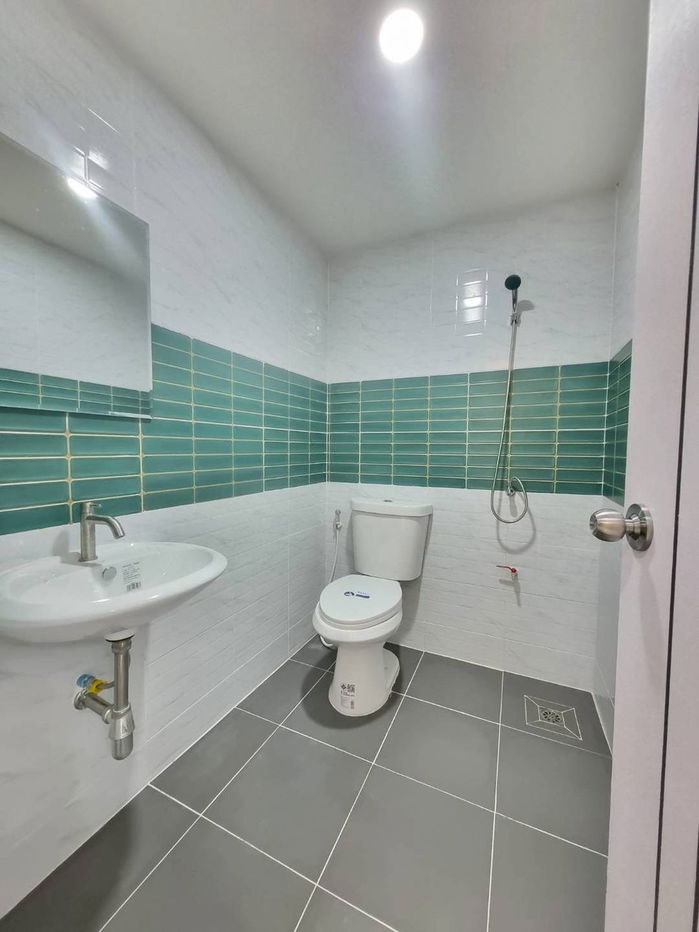 รูป ฟรีโอน! ทาวน์เฮ้าส์ 2 ชั้น พฤกษา 21 คลองถนน | 4 นอน ตกแต่งใหม่ หลังใหญ่ 20.4 ตร.วา | 2.09 ลบ. - รูปที่ 11/20