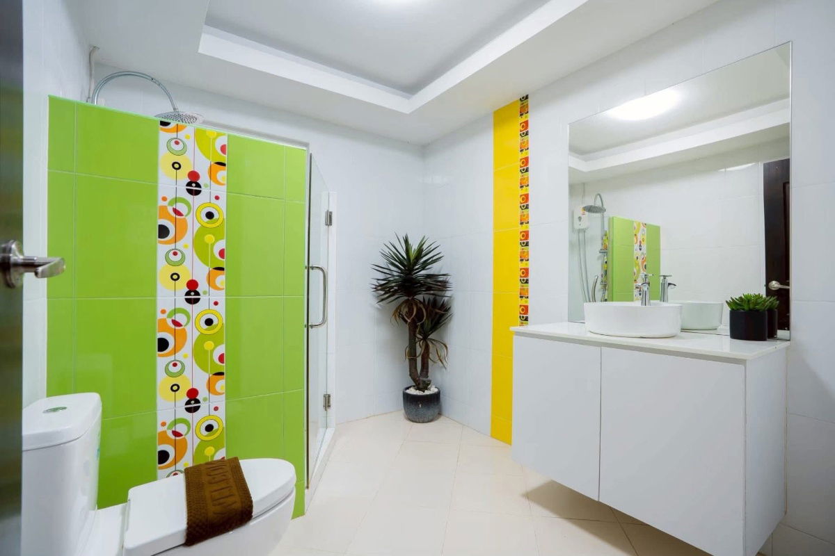 picture Pool Villa within a short walk to beautiful white sandy beach of Jomtien, Only Steps away 150metrs - 27/37