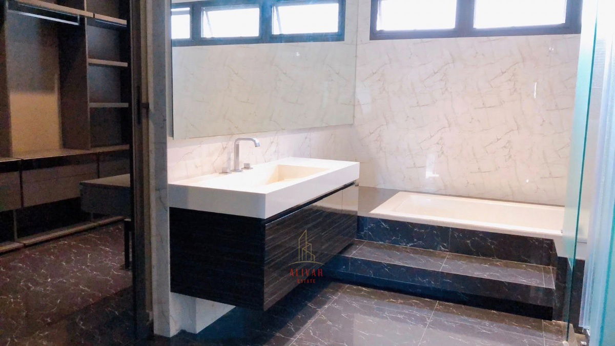 picture RH114825 Townhome for rent, 3 floors, 3 bedrooms, with garden area at LANDMARK EKAMAI-RAMINDRA - 6/35