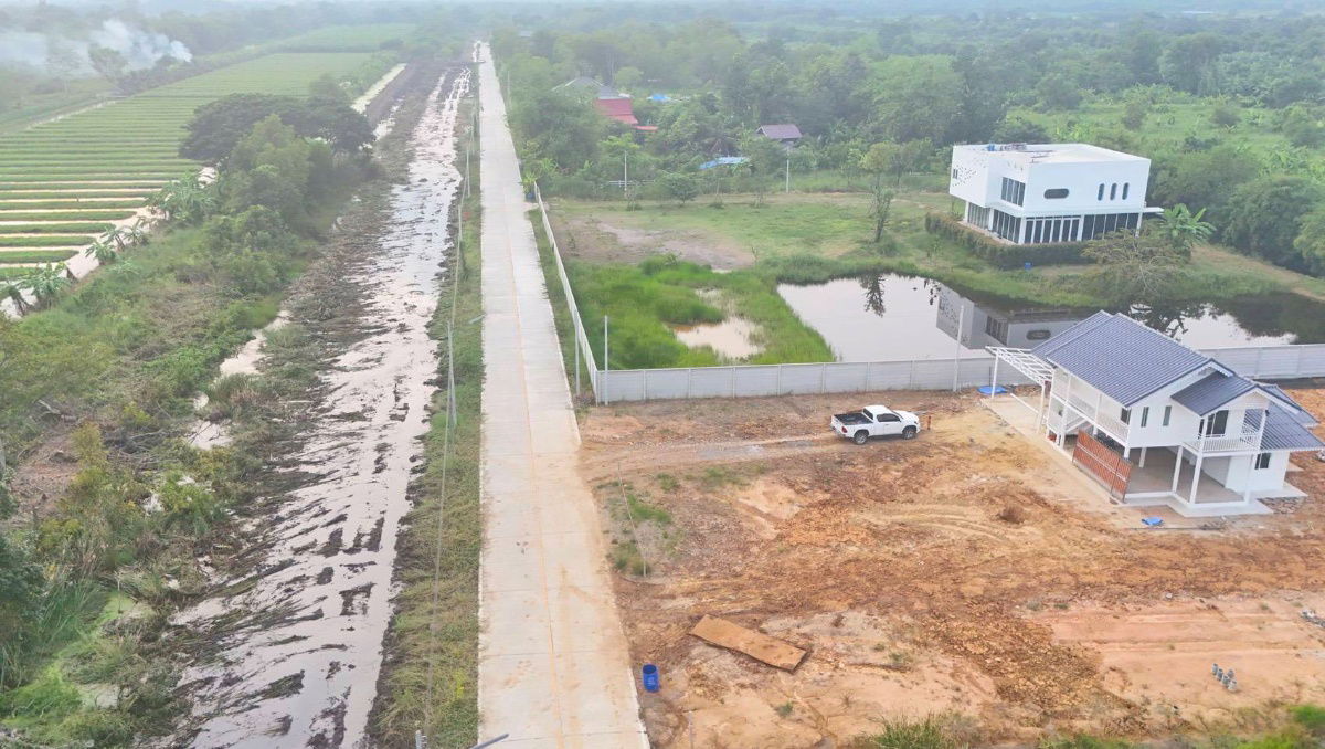 picture Prime location in  Excellent community environment,perfect for building a house.8-meter concrete road on every plot.3phase 100sq.wah390,000baht - 5/22