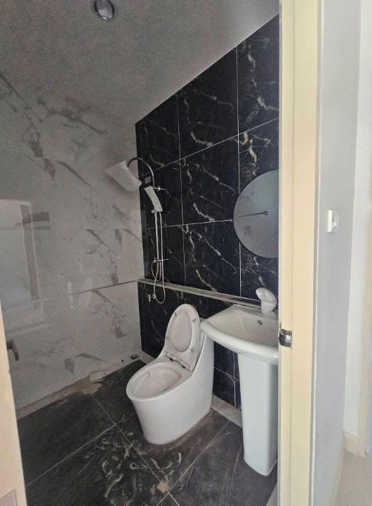 รูป ทาวเฮ้าส์สร้างใหม่ใกล้อ่างมาบประชัน 2ห้องนอน 2ห้องน้ำ - รูปที่ 8/15