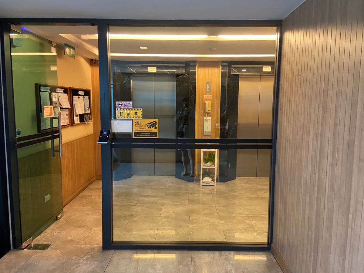 picture Mirage Sukhumvit 27 condo for rent just new renovated and full furnished close with bts and malls - 23/24