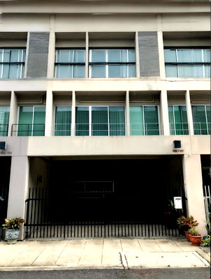 เช่าทาวน์โฮม ถนนพัฒนาการ : ให้เช่า ทาวน์โฮม Noble Cube พัฒนาการ (22 ตร.ว.) 3 นอน 3 น้ำ 