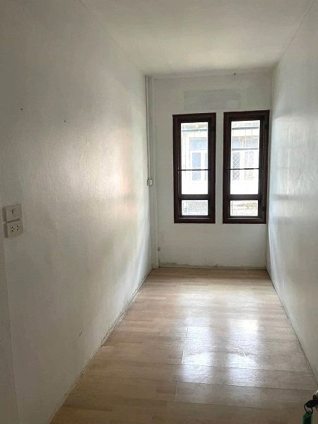 picture For sale: 4-story commercial building with two units near Phra Meru Road. 24 sq wah. Suitable for a hostel. Features 10 bedrooms,7 bathrooms, - 15/15