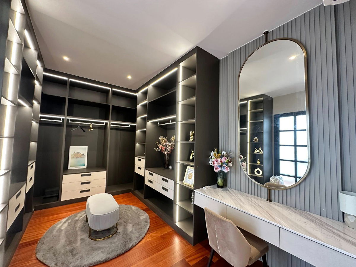 picture BuGaan Pattanakarn with private swimming pool large size  - 8/14