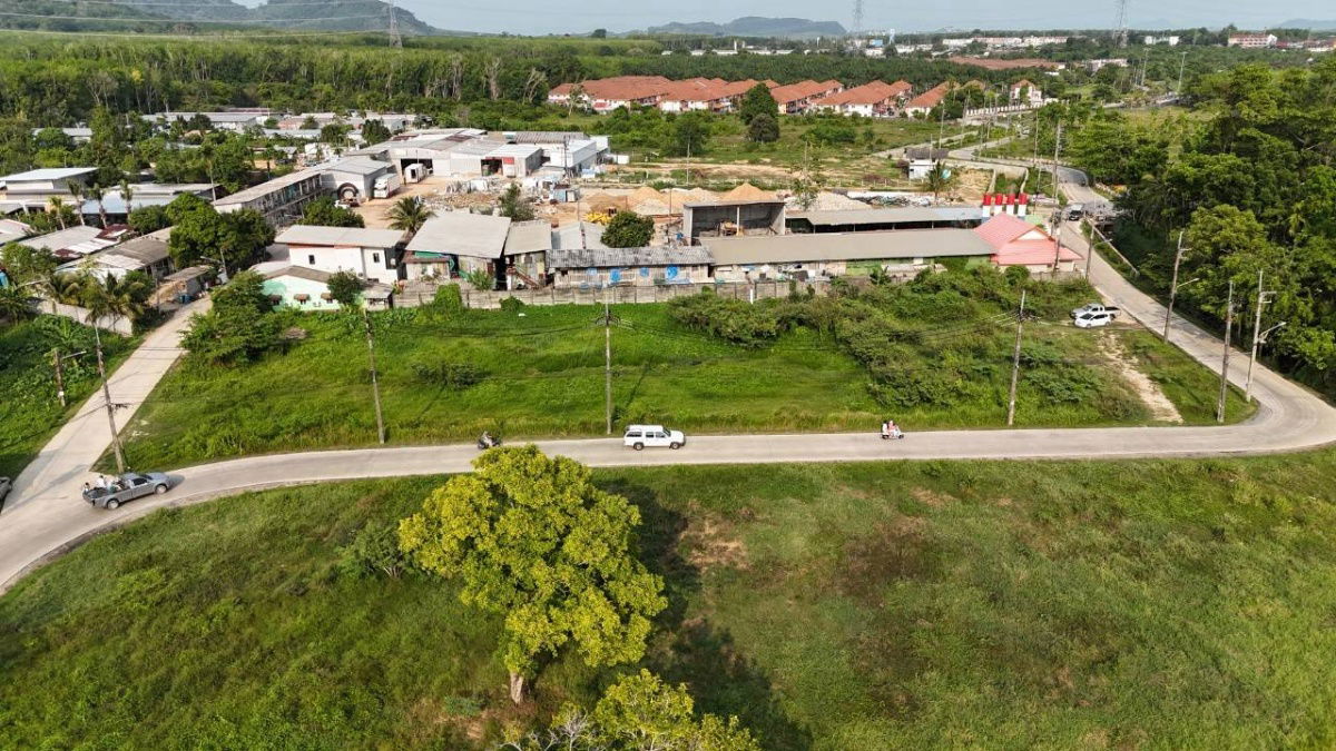 picture Prime Land for Rent in Central Thalang! - 2/8