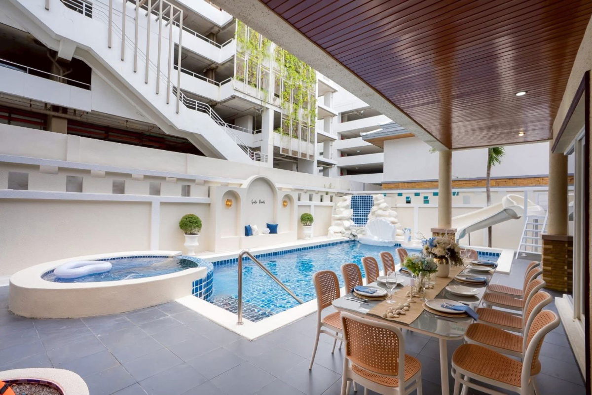 picture Pool Villa within a short walk to beautiful white sandy beach of Jomtien, Only Steps away 150metrs - 11/37