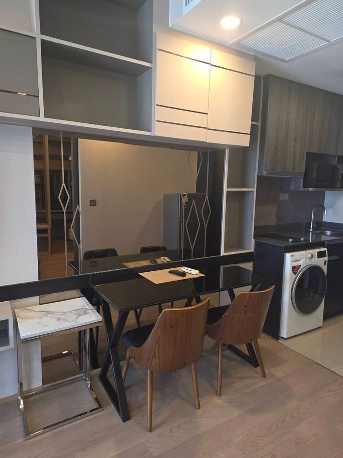 รูป Ashton Chula Silom【𝐑𝐄𝐍𝐓】🔥ห้องเท่แบบลักซ์ ดาร์กโทนเข้ม เติมความคมให้ทุกมุม🔥 ติดต่อไลน์ไอดี: @hacondo - รูปที่ 8/10