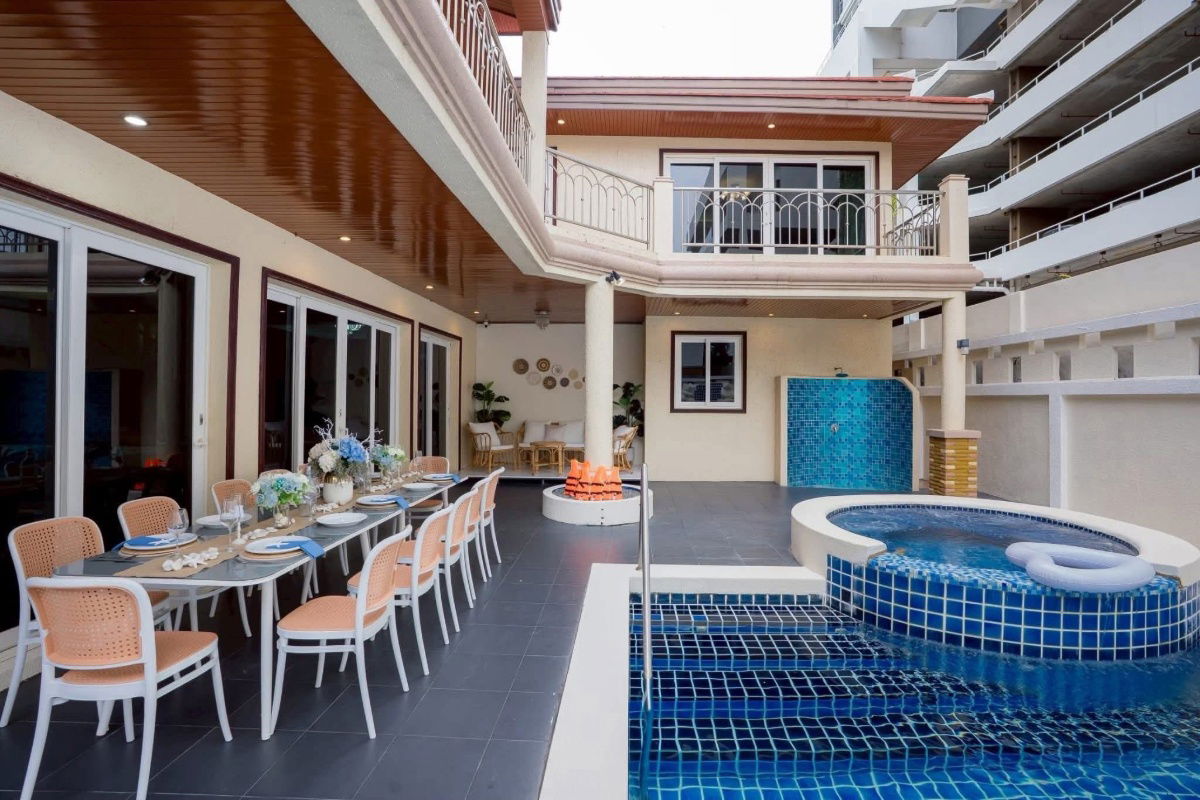 picture Pool Villa within a short walk to beautiful white sandy beach of Jomtien, Only Steps away 150metrs - 14/37