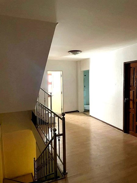 picture For sale: 4-story commercial building with two units near Phra Meru Road. 24 sq wah. Suitable for a hostel. Features 10 bedrooms,7 bathrooms, - 2/15