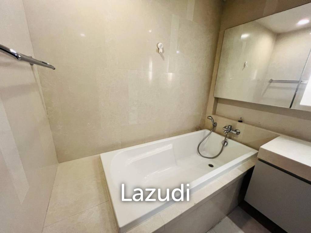 รูป Luxurious 2 Bed Condo 26th Floor Quattro Bangkok - รูปที่ 14/21