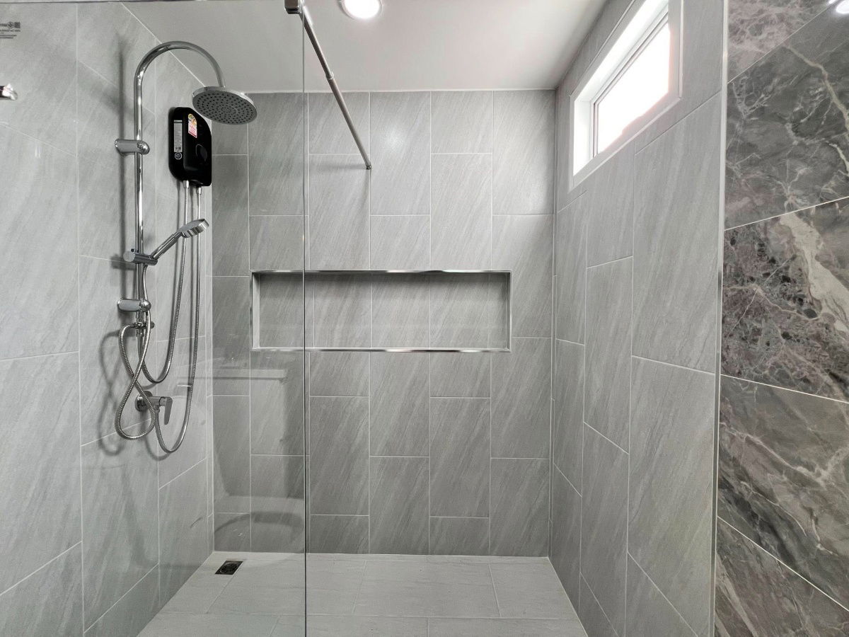 รูป 🏡✨ บ้านเดี่ยวสไตล์โมเดิร์น พร้อมสวนส่วนตัว - รูปที่ 10/27