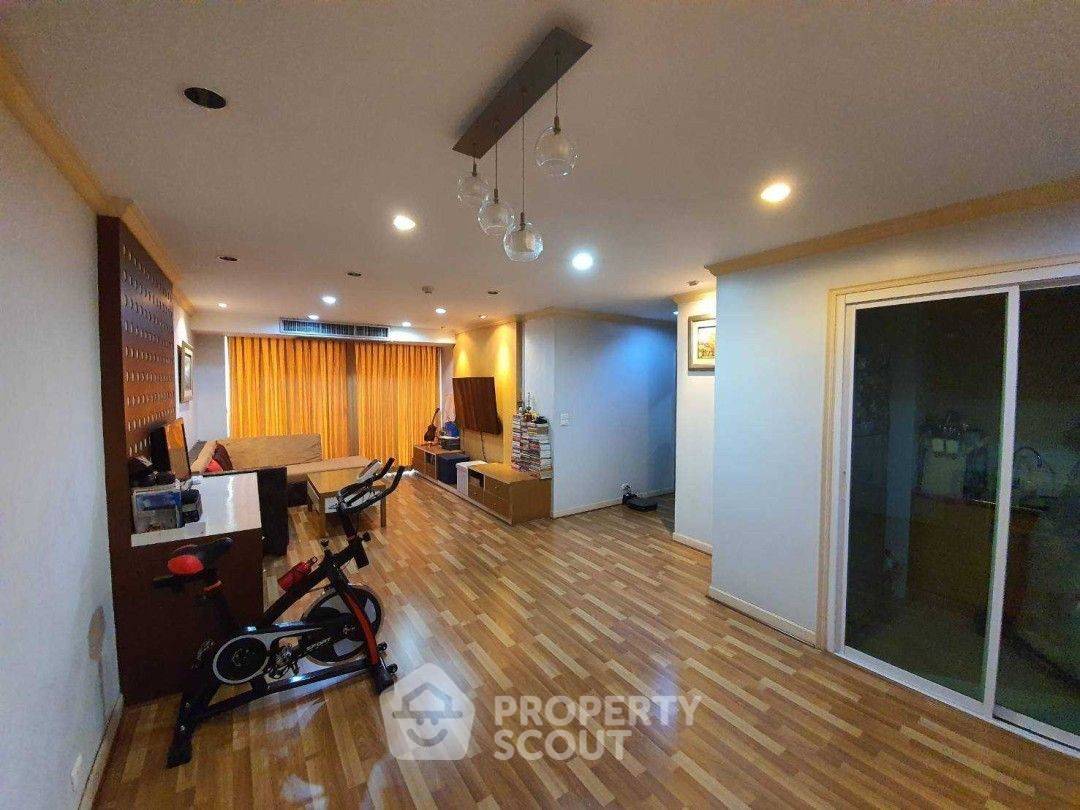 picture 2-BR Condo at Fragrant 71 Condominium near BTS Phra Khanong (ID 1892494) - 2/19