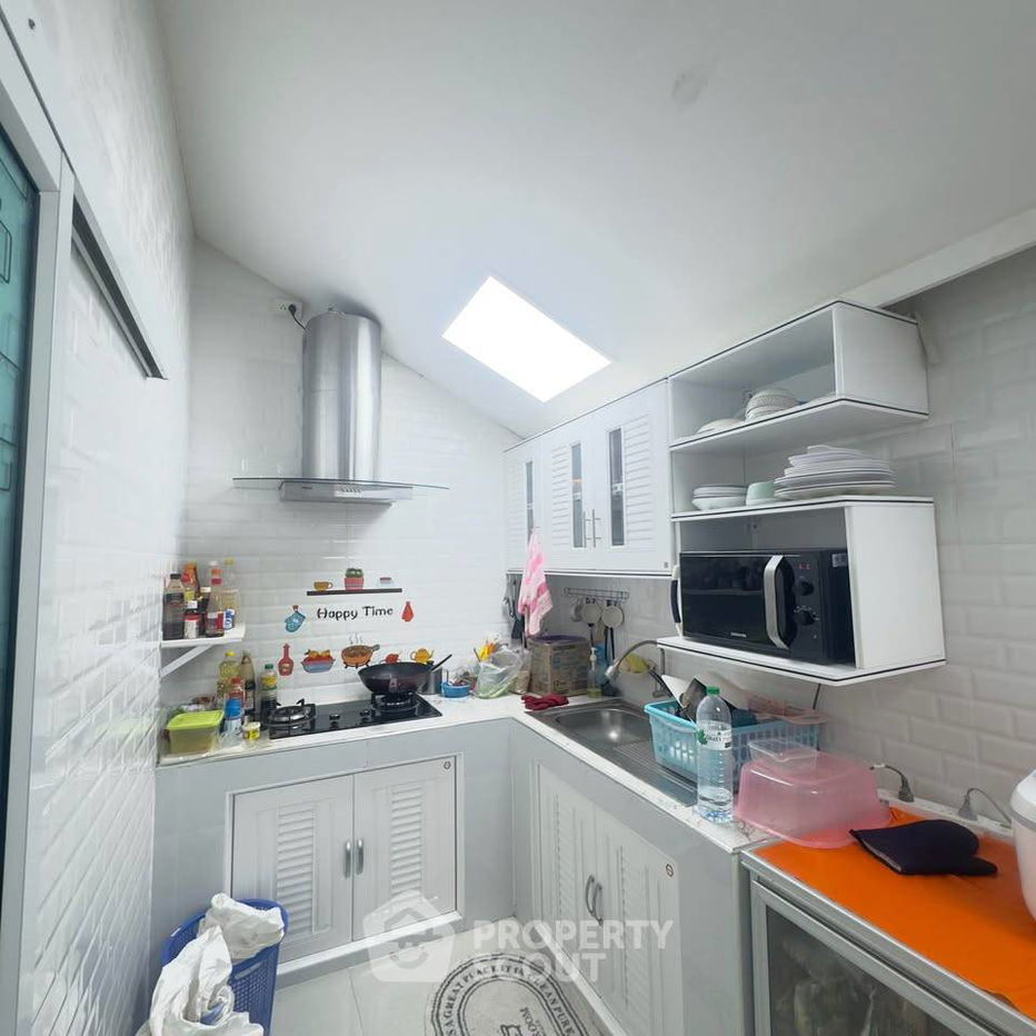 รูป ทาวน์เฮาท์ 2-ห้องนอน ใกล้ พัทยาตะวันออก (ID 2146462) - รูปที่ 7/11