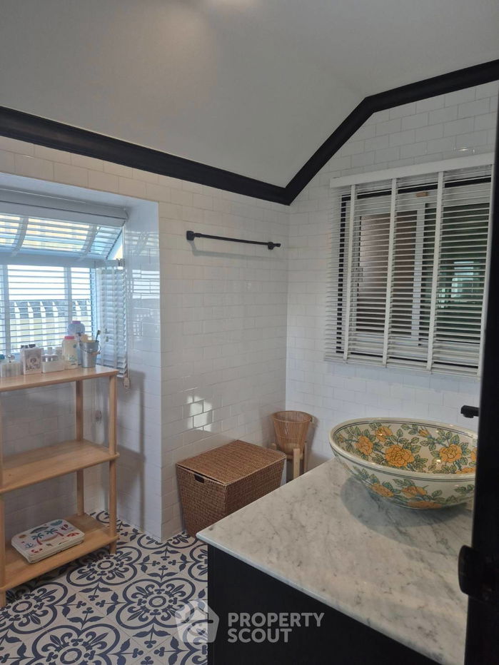 picture 4-BR House in Nuan Chan (ID 2456436) - 11/43