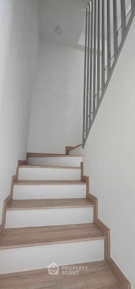 รูป ทาวน์เฮาท์ 3-ห้องนอน ใน ดอกไม้ (ID 1813098) - รูปที่ 6/12