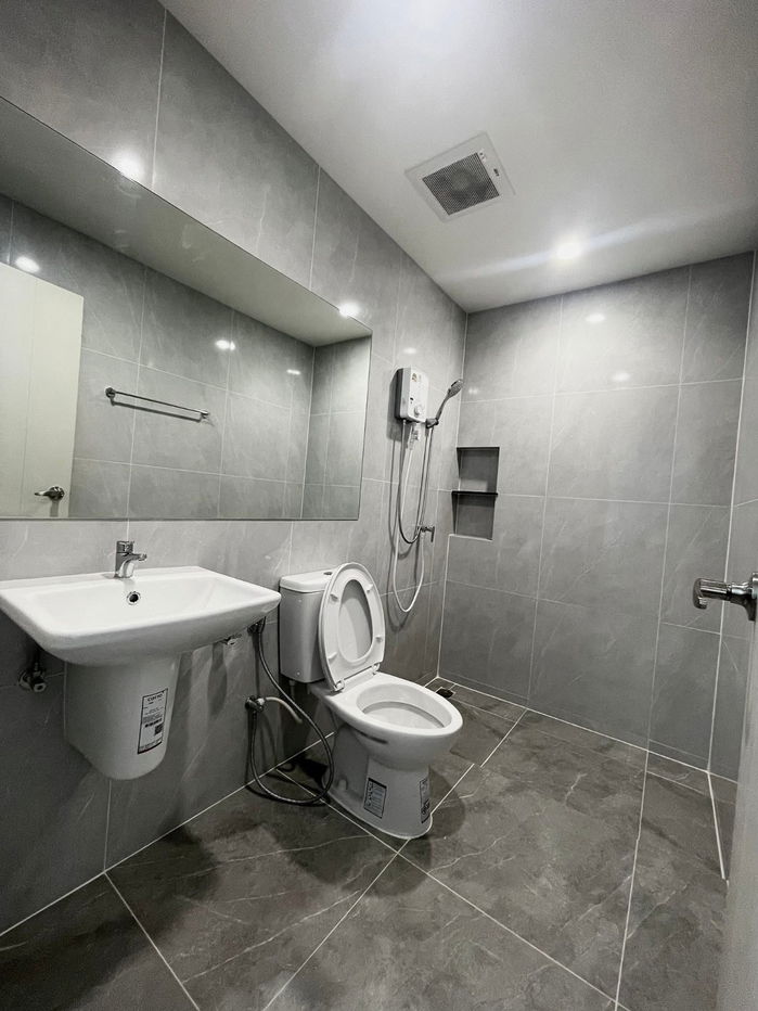 picture Brand-new 2.5-storey townhouse for rent – Ready to move in The house has never been occupied before – Prime location behind MEGA Bangna - 10/18