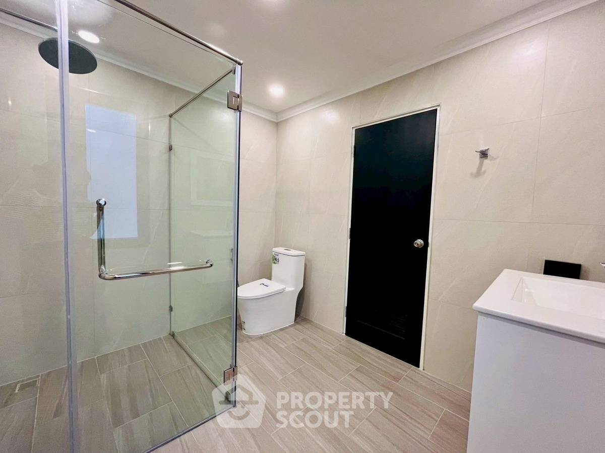 รูป บ้าน 4-ห้องนอน ที่ เซนสิริ มิดทาวน์ วิลล่า ใกล้ พัทยาใต้ (ID 2111203) - รูปที่ 9/13