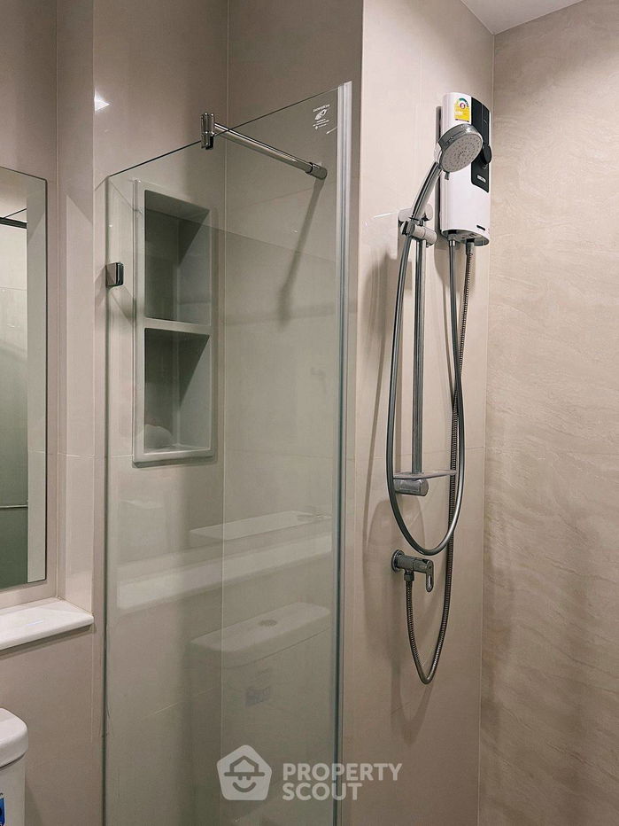 picture Studio Condo at Life Ladprao Valley near BTS Ha Yaek Lat Phrao (ID 2451870) - 6/19