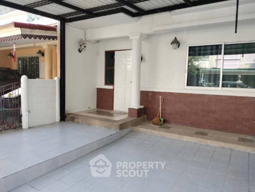 รูป ทาวน์เฮาท์ 3-ห้องนอน ใน สำโรงเหนือ (ID 1990362) - รูปที่ 1/7
