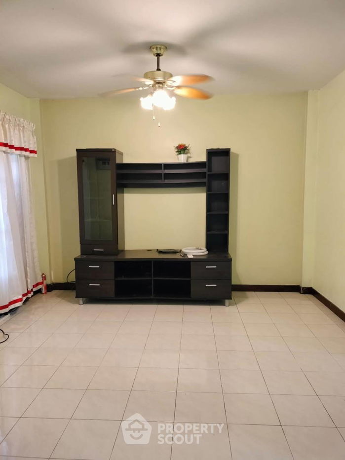 รูป บ้าน 2-ห้องนอน ใกล้ พัทยาตะวันออก (ID 2165157) - รูปที่ 2/15