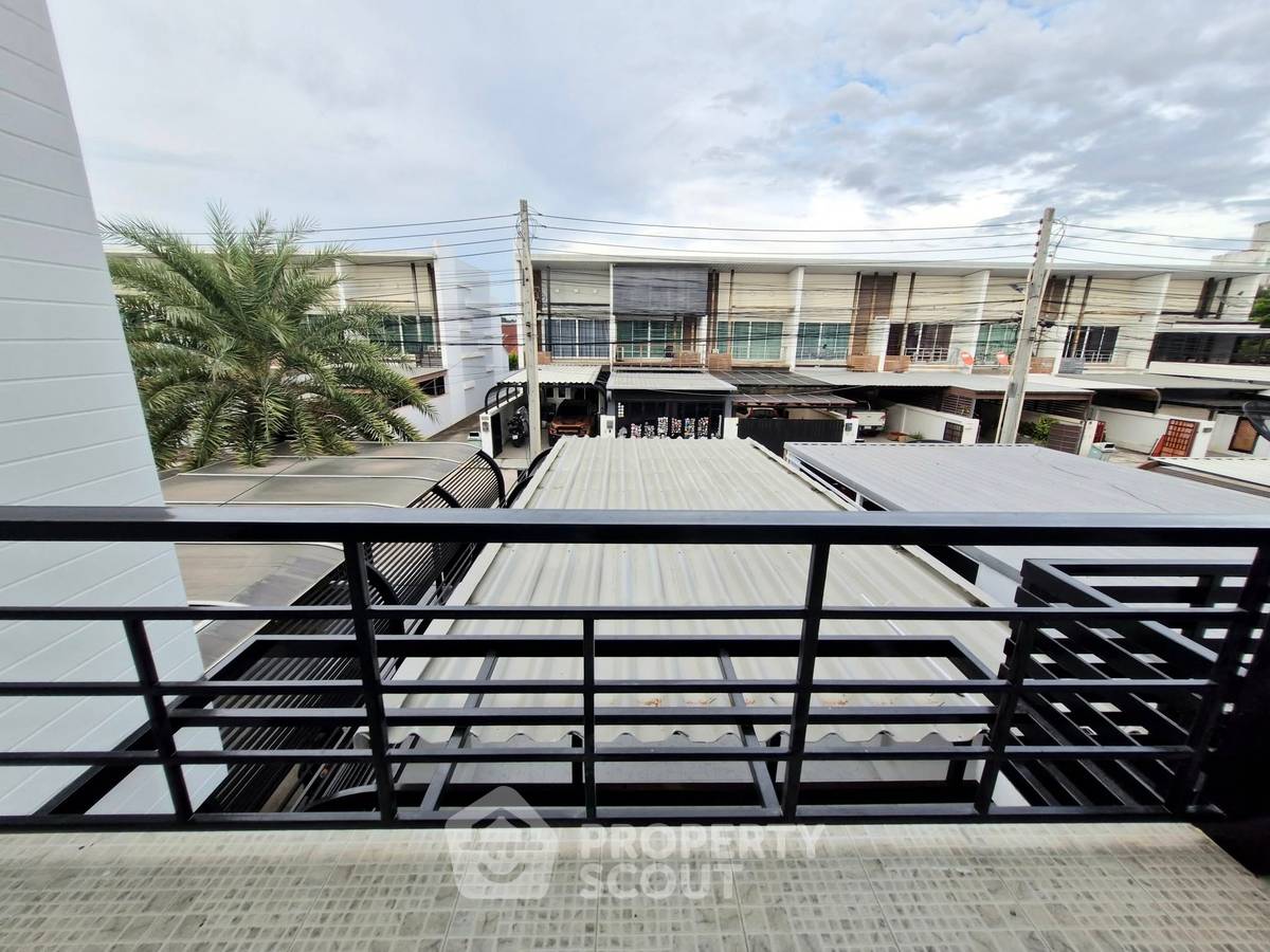 รูป ทาวน์เฮาท์ 2-ห้องนอน ใกล้ พัทยาตะวันออก (ID 2144294) - รูปที่ 15/16