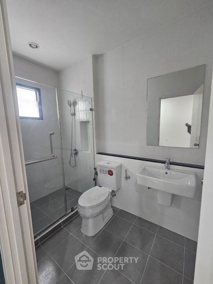 รูป ทาวน์เฮาท์ 3-ห้องนอน ใน ดอกไม้ (ID 1811204) - รูปที่ 9/9