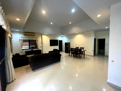 บ้านเดี่ยว ชลบุรี : ✨ บ้านเดี่ยวทำเลดี หมู่บ้านเอกมงคล 8 – ใกล้ทะเล เงียบสงบ ปลอดน้ำท่วม ✨  จุดเด่นทำเล