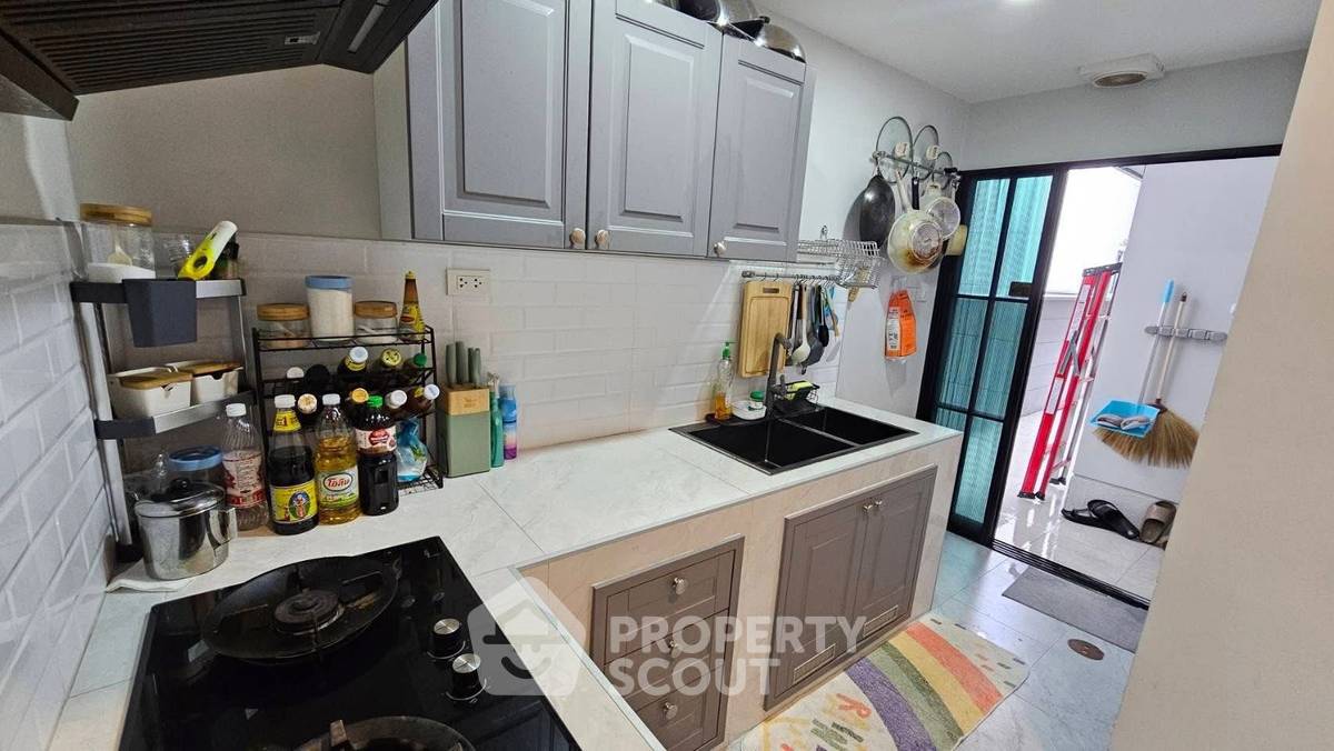 picture 4-BR House at Centro Bangna in Bang Kaeo (ID 2457952) - 10/12