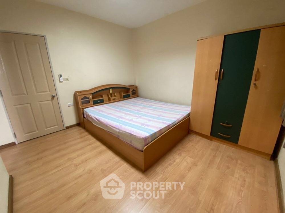 รูป ทาวน์เฮาท์ 3-ห้องนอน ใน วังทองหลาง (ID 1756911) - รูปที่ 9/11